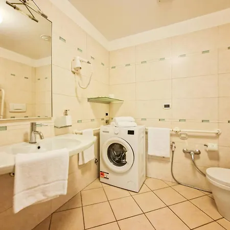 Equipped In A Seafront Apartman Bibione